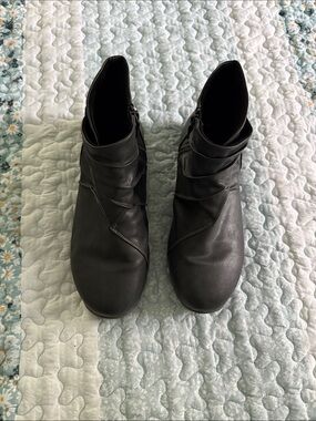 Women's Dark Grey Ruched Ankle Booties